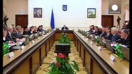 Premier ucraino minaccia arresti per dimostranti ma la protesta continua