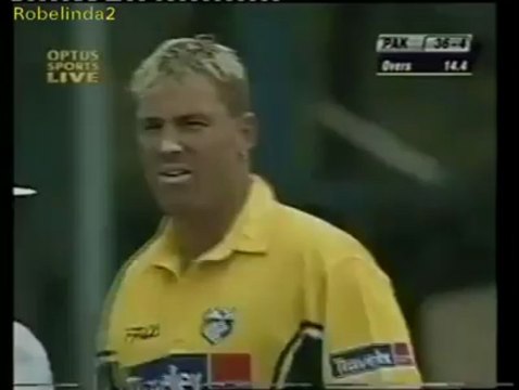 Misbah-ul-Haq hits two HUGE SIXES to Shane Warne