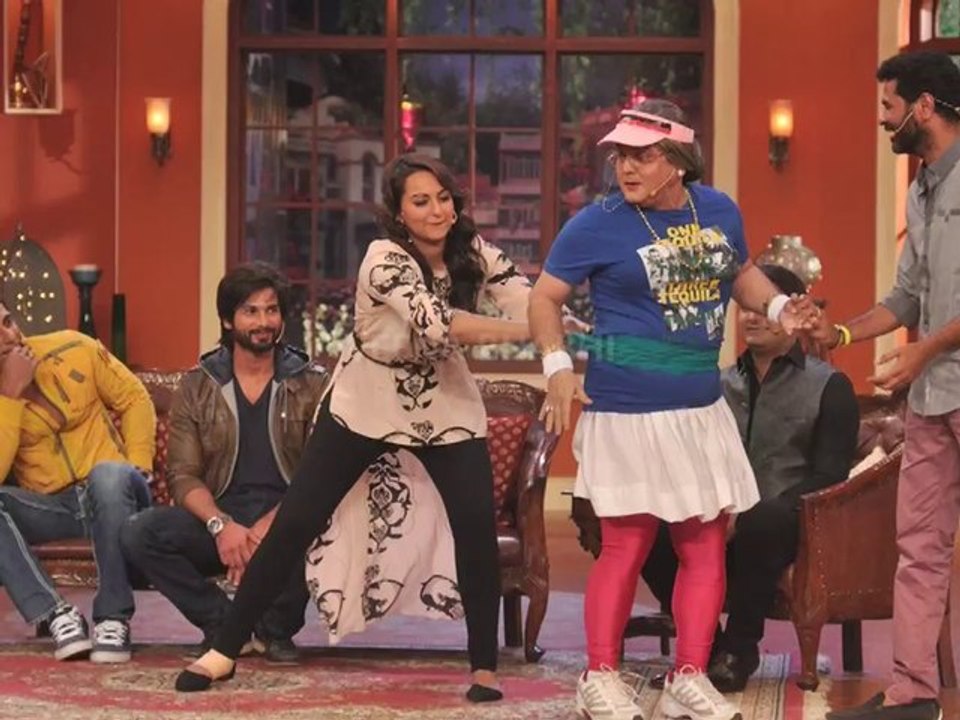 Sonakshi Sinha, Shahid  Kapoor, Sonu Sood on  Comedy Nights with  Kapil sets