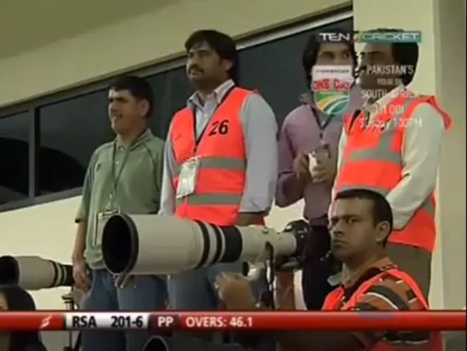 Shoaib Akhtar In Action Vs SA