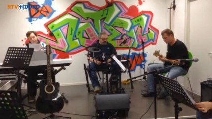 Muziekschool De Notenboom oefent lied voor voedselbankactie RTV Noord - RTV Noord