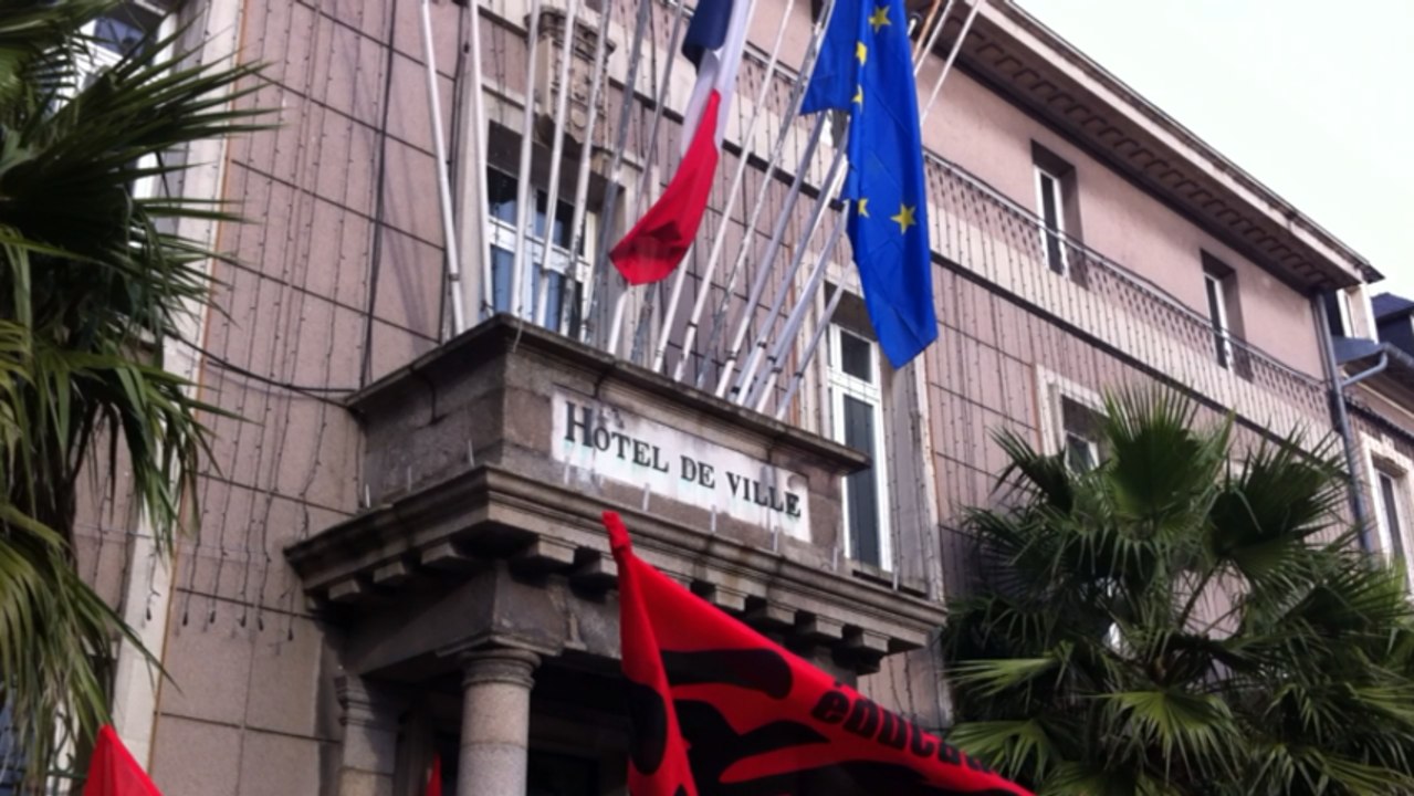 Rythmes scolaires : 200 opposants défilent