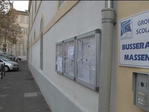 Rythmes scolaire: la contestation des enseignants s'essouffle dans la rue - 05/12