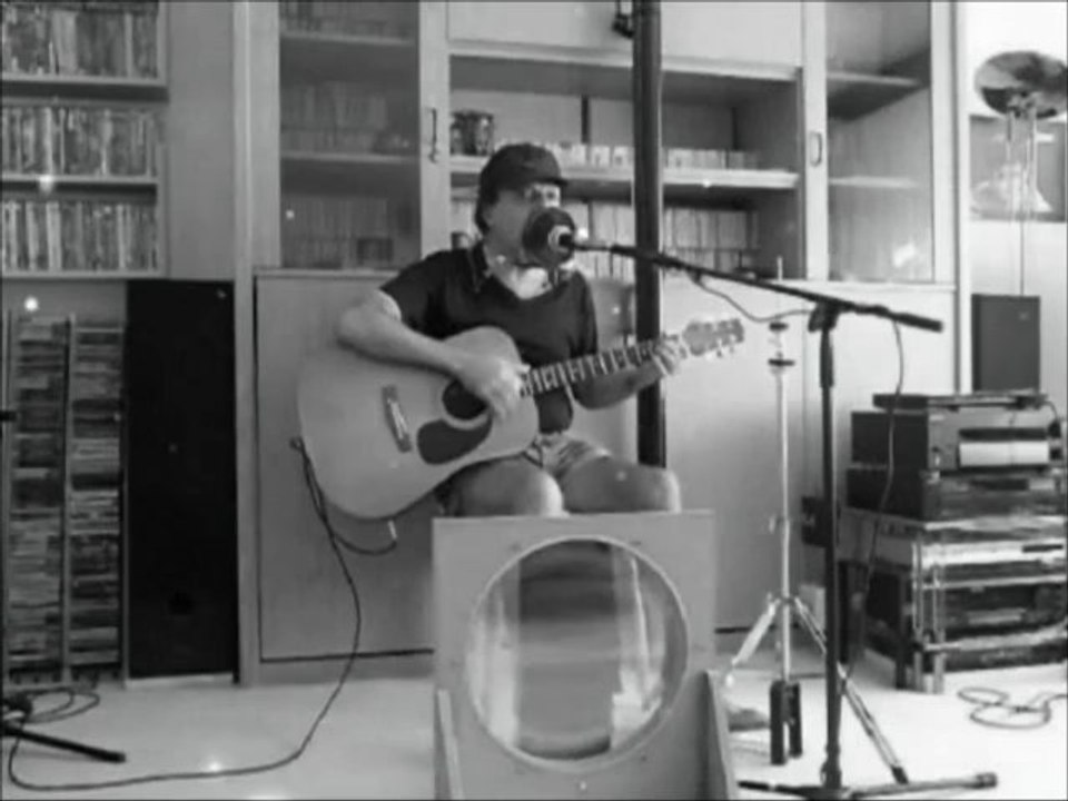 Levent Binyücel - one man band - I Can't Get No Satisfaction  version 2 (Rolling Stones 1965 cover)