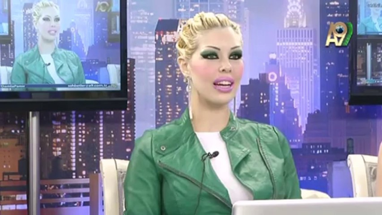 Semra Özgiray, Ebru Altan, Damla Pamir, Gülşah Güçyetmez, Didem Ürer, Didem Rahvancı, Aylin Kocaman, Beril Koncagül, Beyza Bayraktar ve Ceylan Özbudak'ın A9 TV'deki canlı sohbeti (12 Mayıs 2013; 21:00)