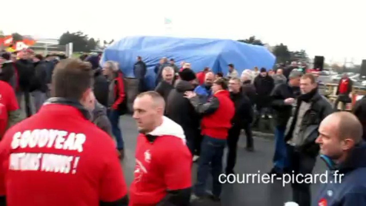 Rassemblement des Goodyear devant l'usine