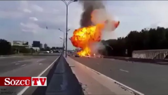 Tüp Yüklü Kamyonetin Saniye Saniye Kaza Anı!