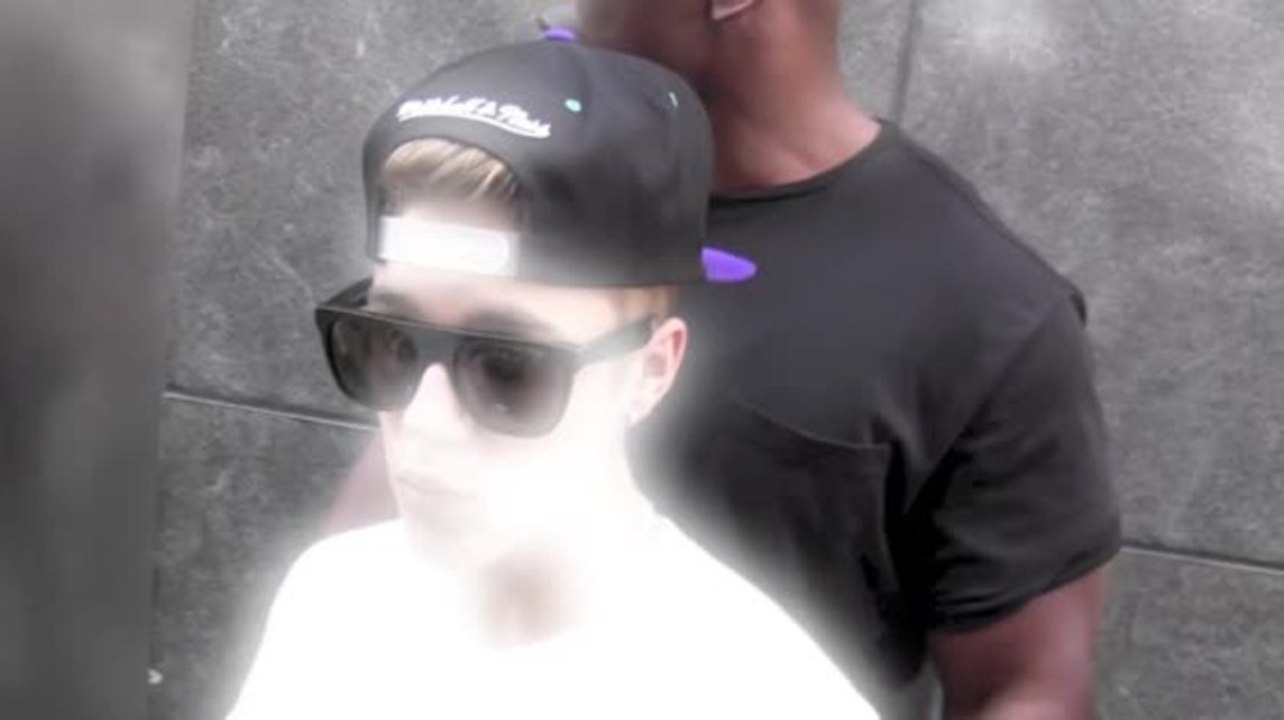 Justin Bieber Detained At Australian Airport