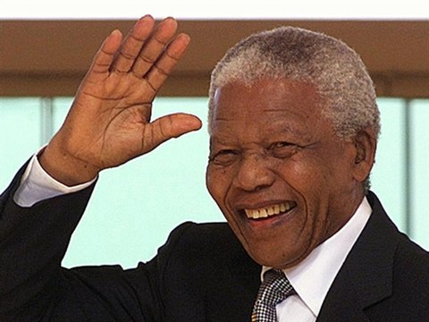 Nelson Mandela hayatını kaybetti!