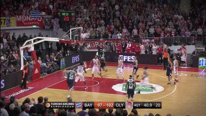 Block of the night: Malcolm Delaney, FC Bayern Munich