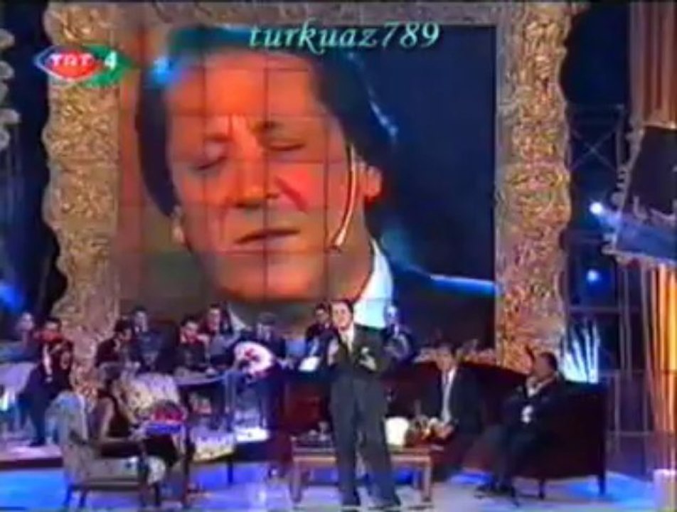 Ahmet ÖZHAN-Şarkılar Seni Söyler Dillerde Nağme Adın