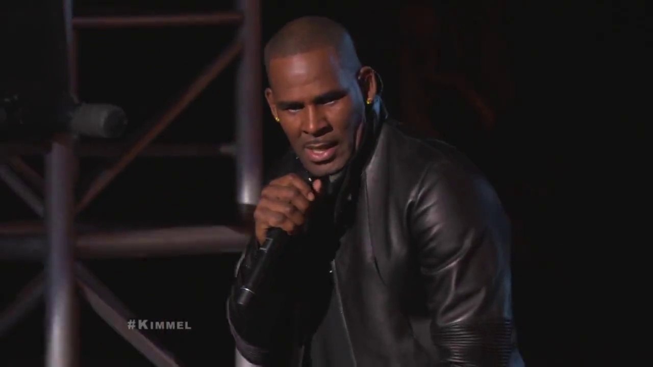 R. KELLY ft 2 CHAINZ " Medley Of Genius " Live at the Jimmy kimmel Show 05/12/2013 (HD).