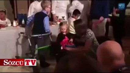 Obama'nın köpeği küçük bir kızı böyle düşürdü