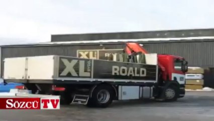 Kamyonu drift yaparak garaja soktu