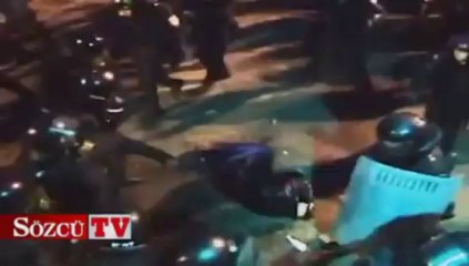 Ukrayna polisi tekme tokat girişti