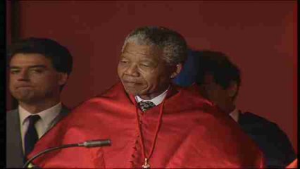 Muere Nelson Mandela a los 95 años .