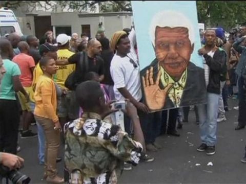Nelson Mandela: l'Afrique du Sud célèbre la mémoire de son héros - 06/12