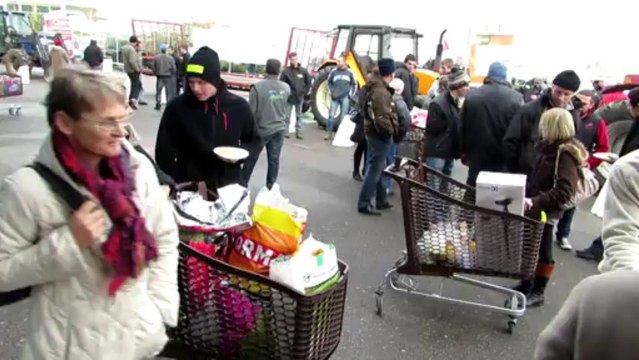 Les producteurs de lait de la FDSEA des deux Savoie manifestent