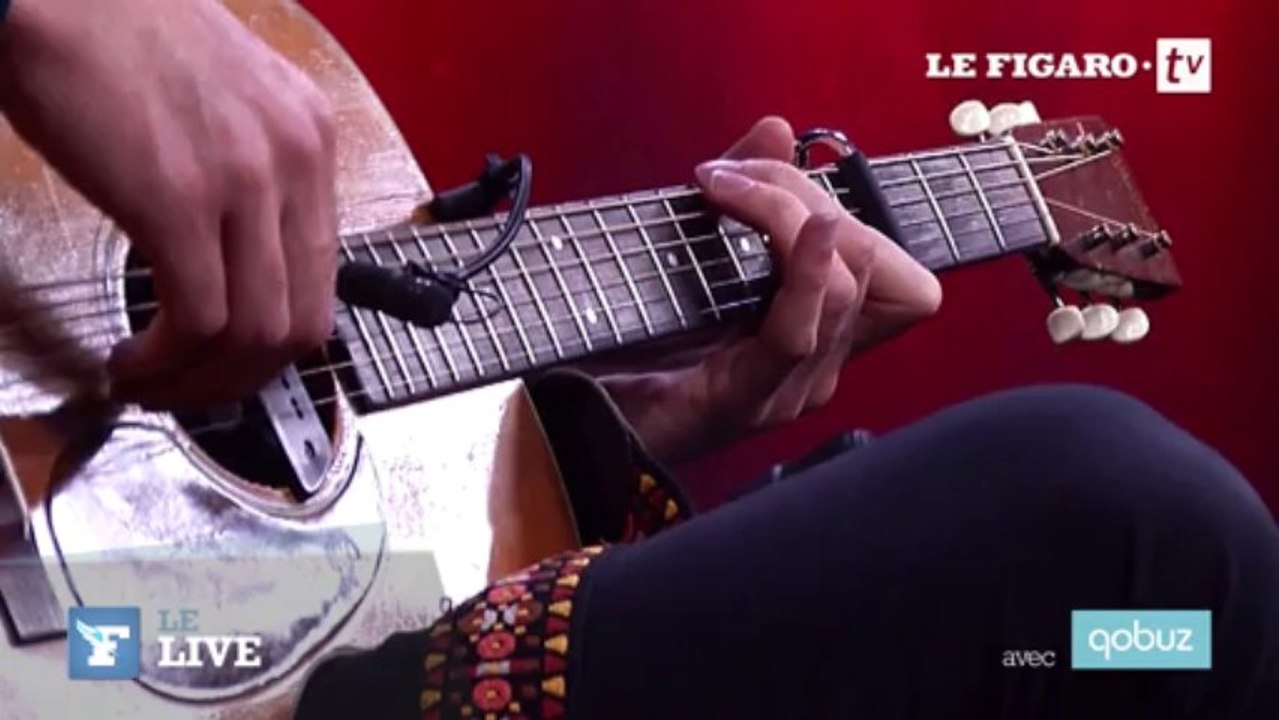 Piers Faccini chante "Broken Mirror" en live