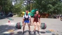 Des russes font de la musculation en duo... FAIL!!!