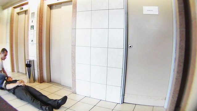 YLEA - Gestes de premier secours en vidéo - DEGAGEMENT D'URGENCE