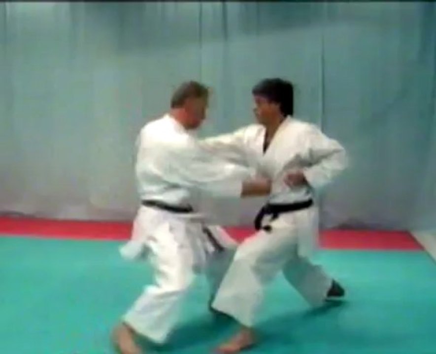 karate Kata Shotokan & Bunkai - 24 - Jiin