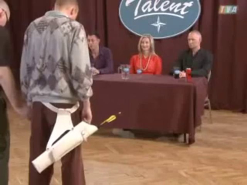 Man die in live show