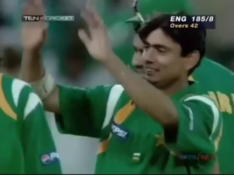 Saqlain Mushtaq - King Of Doosra- Brilliant Ball And Great Catch
