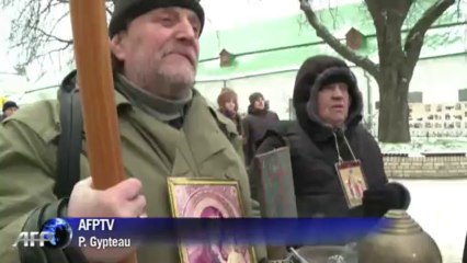 Anti-EU protesters hold counter demonstration in Kiev