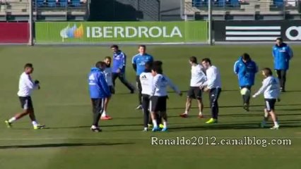Marcelo fait la célébration de Cristiano Ronaldo CR7