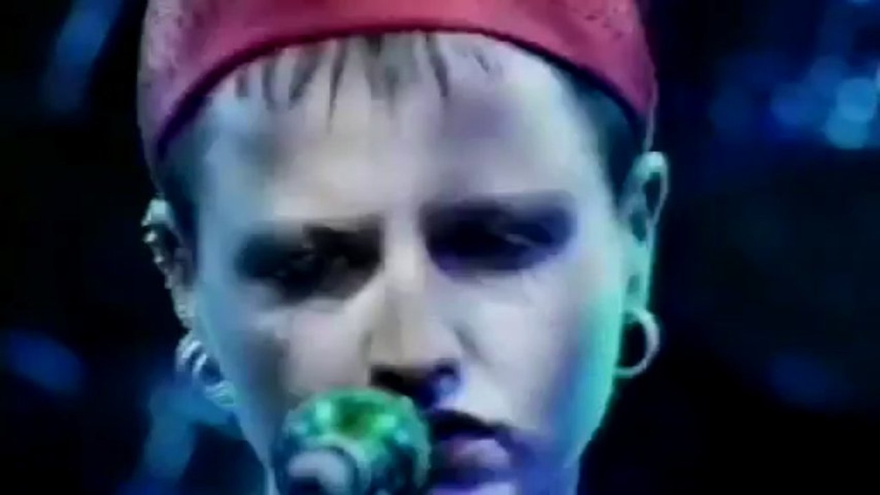 Dreaming my dreams - The Cranberries [ Live In London 1994 ]