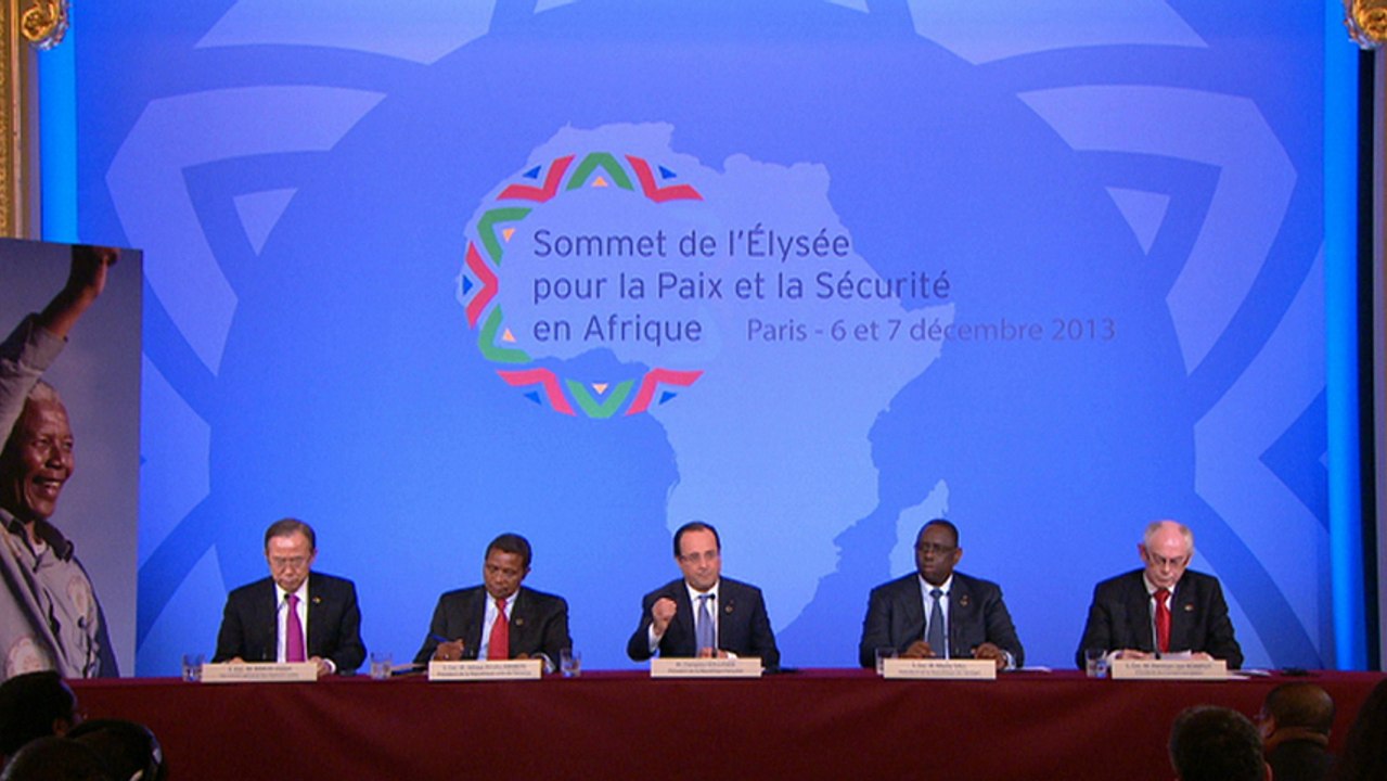 Conférence de presse conjointe en clôture du Sommet de l'Elysee pour la Paix et la Sécurité en Afrique