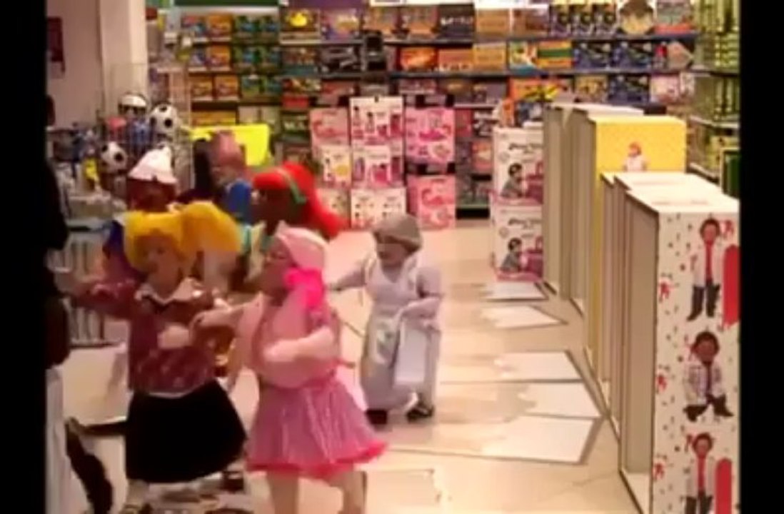 Midget Doll Prank (Real Big Fun)
