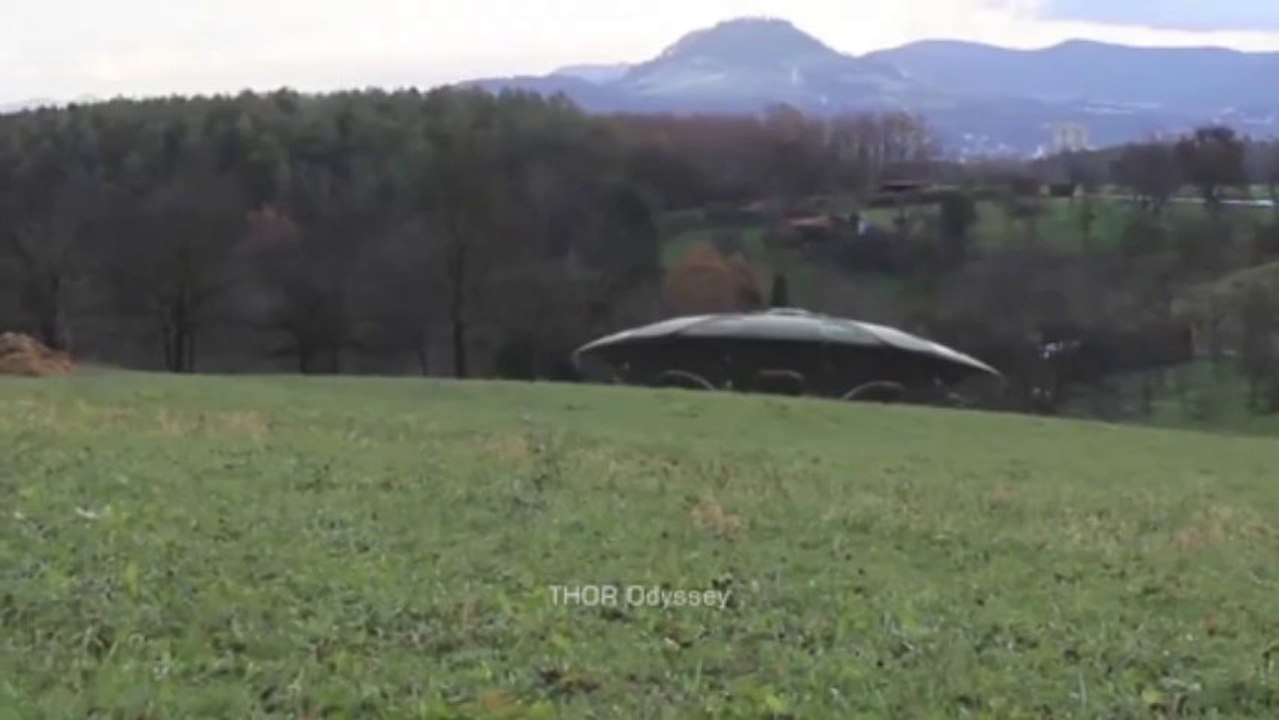 OVNI "Buzz Angleterre"  (publié le 8 Decembre 2013)
