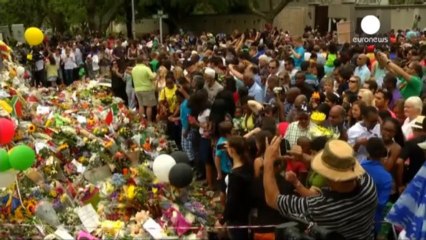 Descargar video: Les Sud Africains unis dans la prière pour Nelson Mandela