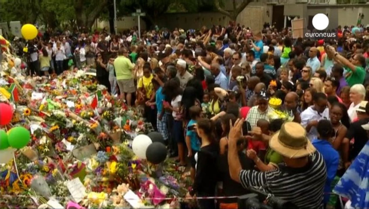 Rezos, canciones y bailes en memoria de Nelson Mandela