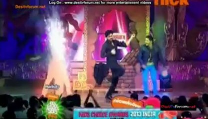 #SRK at Kids Choice Awards 2013 (Red Carpet) 7th December 2013