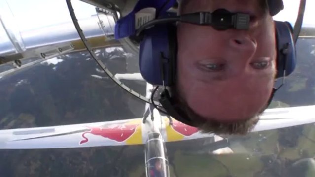 Skydiver moves between gliders in mid-air! Red Bull Akte Blanix 2 - YouTube.mp4