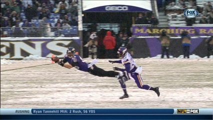 Dennis Pitta lays out for first-down catch