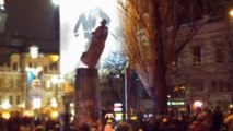 Crowds topple Lenin's statue in Ukraine to protest Russia ties