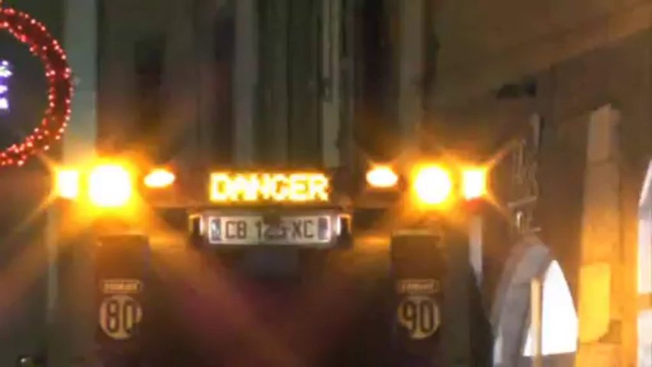 Danger ! Collecte de carton en centre ville piéton de Chambéry