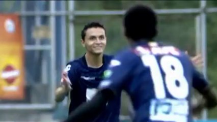 Equateur - Le ''golazo'' d'Andres Ona