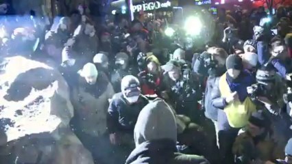 تحطيم تمثال للينين في كييف