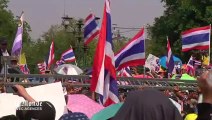 Thaïlande : les manifestants entourent le siège du gouvernement