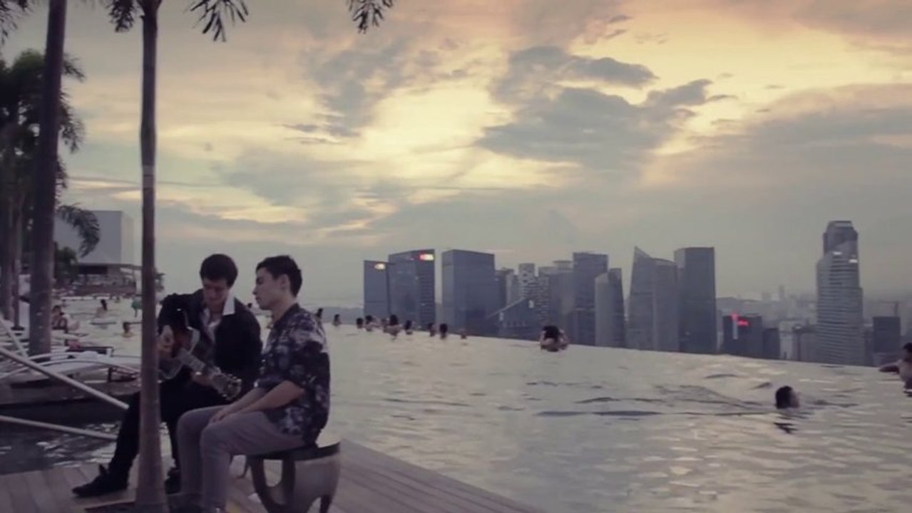 Pop Medley 2013 à la guitare acoustique - avec Miley Cyrus, Macklemore, Ylvis, Lady Gaga...