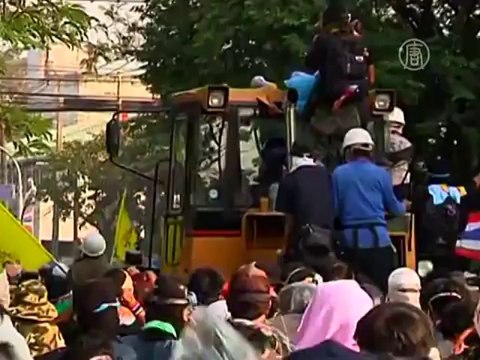 Роспуск парламента Таиланда не остановил протесты