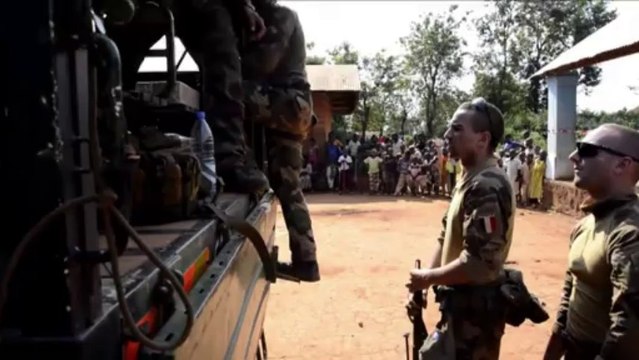 French troops deploy in C. African Republic to disarm fighters