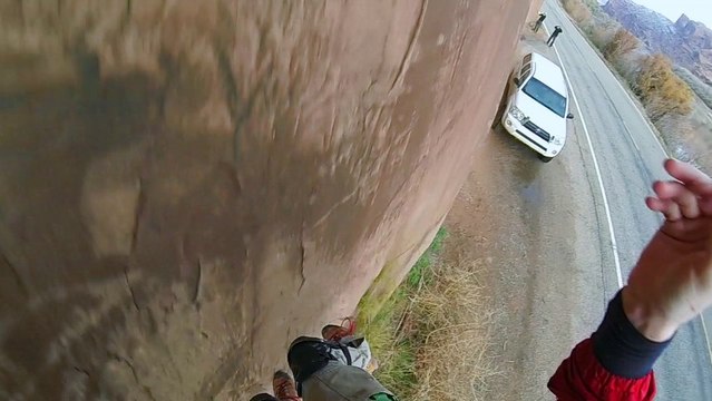 Sports Extrêmes - Incroyable accident de Base Jump !