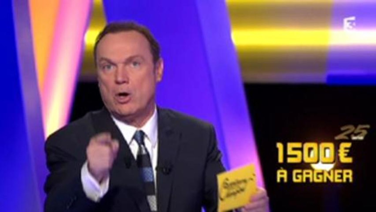 "Questions pour un champion" : la question très étrange de Julien Lepers