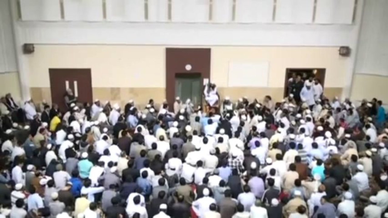 Maulana Tariq Jameel narrates a Funny Story of Bus Conductor Nikaah